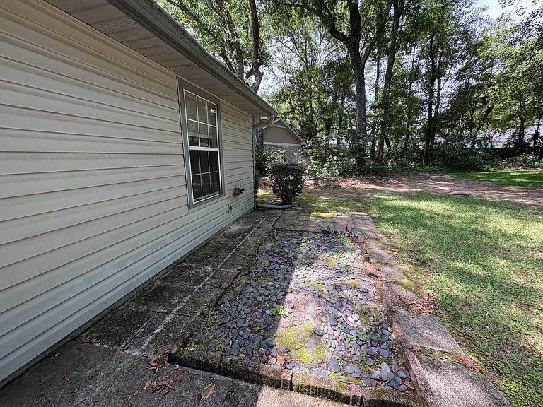 460 Merlin Ct — Photo 24