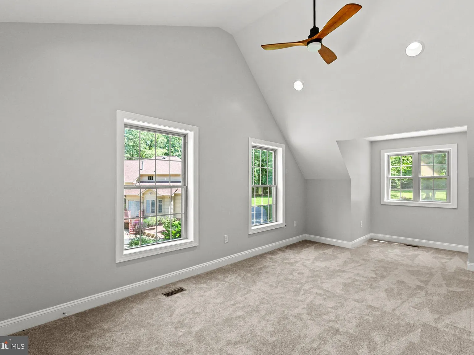 2 bed, 1.0 bath, 1000 sqft, $1,800 — Photo 4