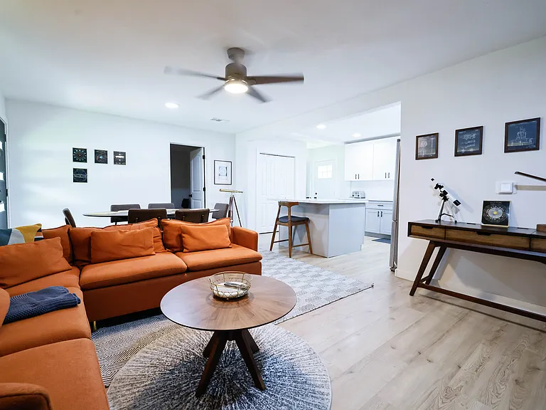 5127 Ditmas Ln — Photo 35