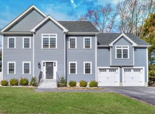 65 Montrose Ave, Wakefield, MA 01880