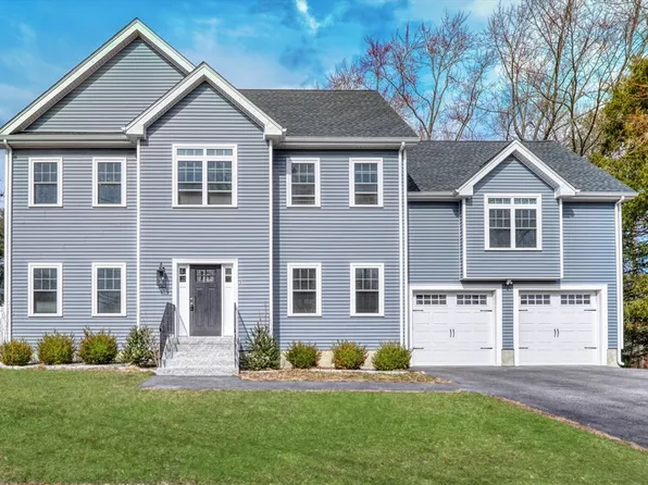 65 Montrose Ave, Wakefield, MA 01880