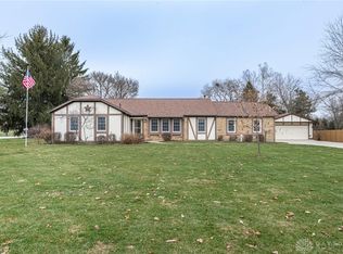 3864 Quailhollow Ct, Springfield, OH 45502