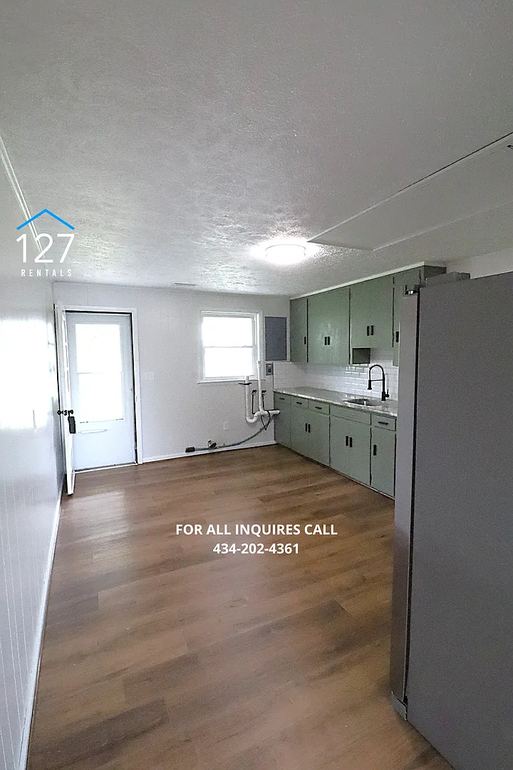 Fully Renovated 2-Bedroom Apartment in Convenient Location! — Photo 2
