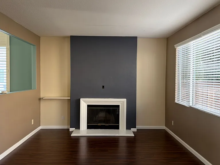 205 Venetia Way — Photo 5