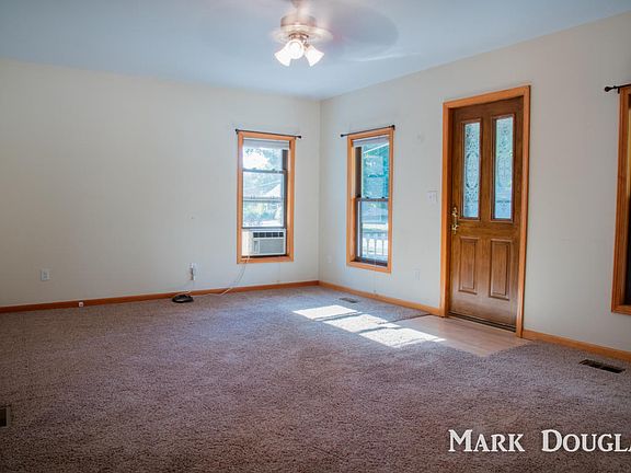 2nd image of 26 Grove St