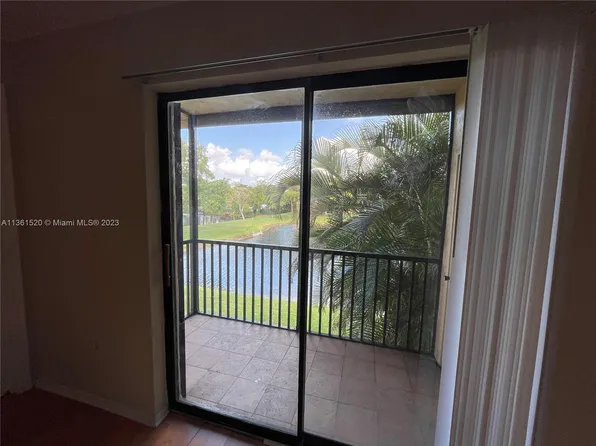 163 NW 93rd Ave #203, Hollywood, FL 33024