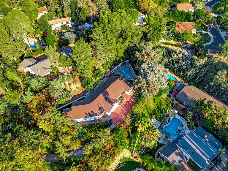 4732 Del Moreno Dr — Photo 94