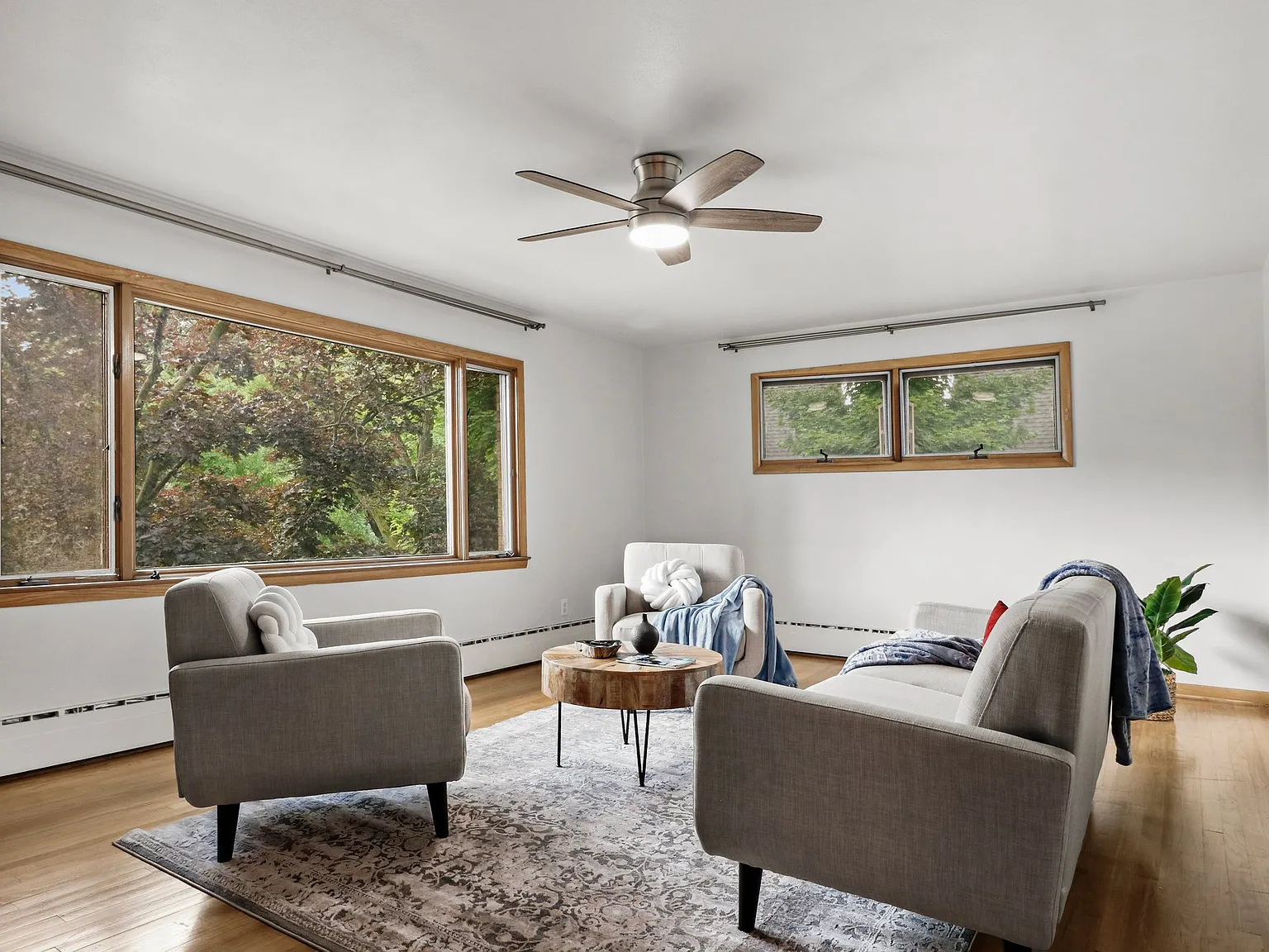 2 bed, 1200 sqft, $2,000 — Photo 4