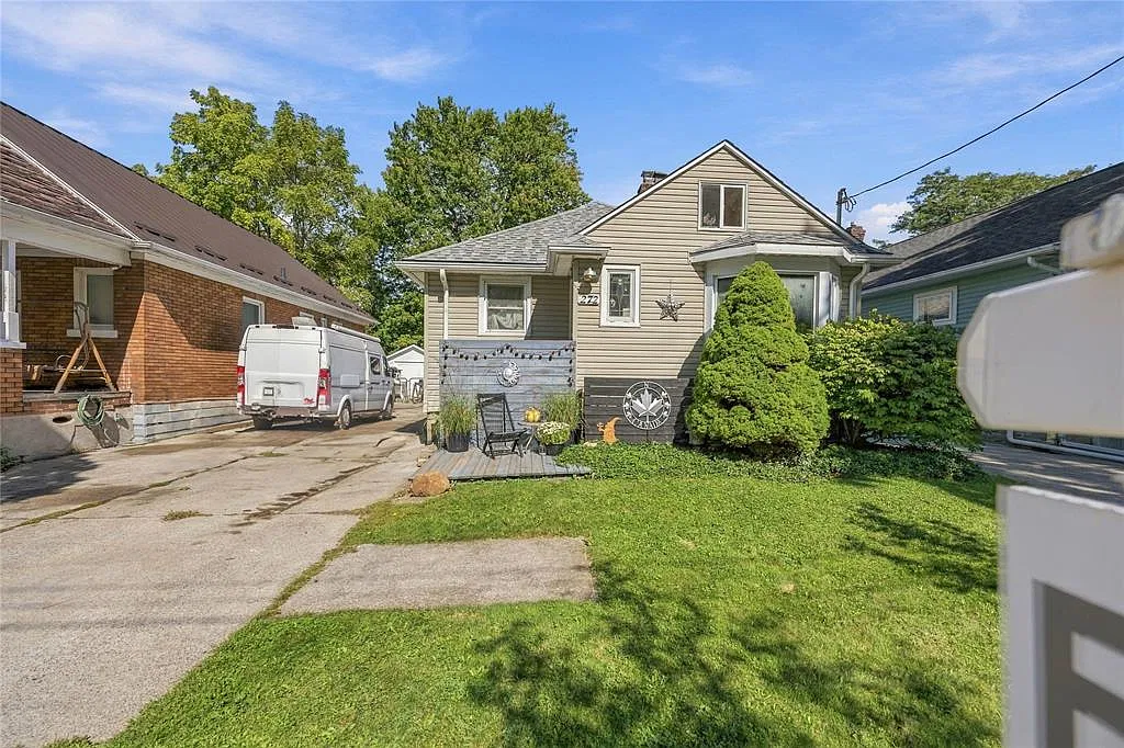 2 bed, $2,400 — Photo 1