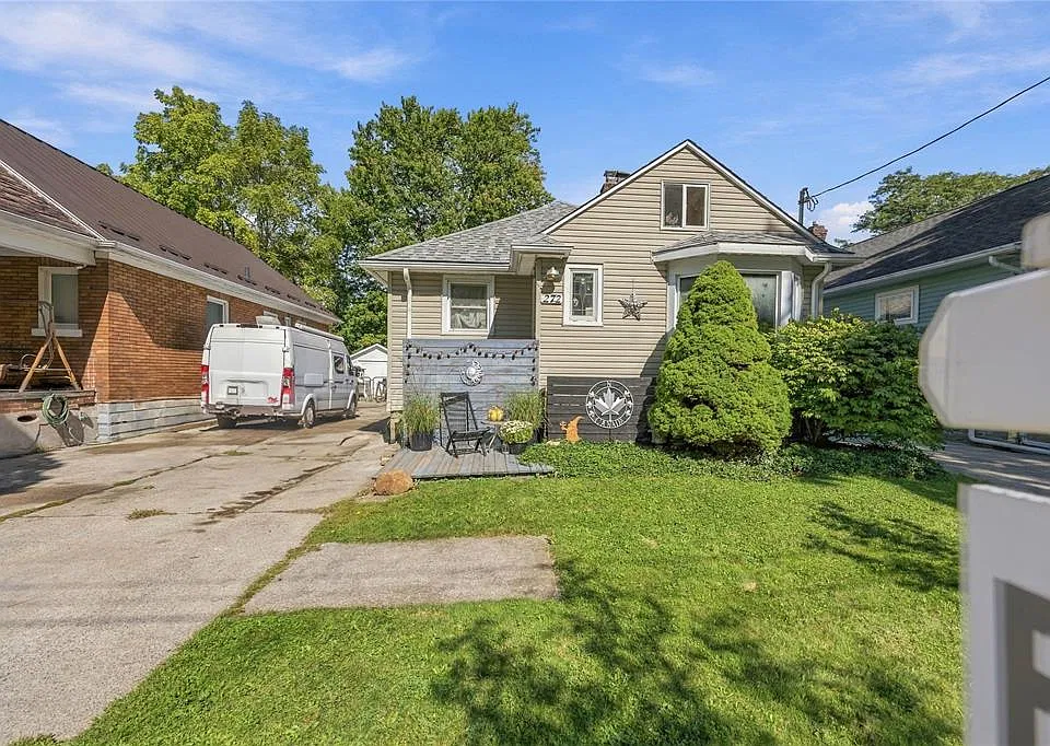 272 Kathleen Ave