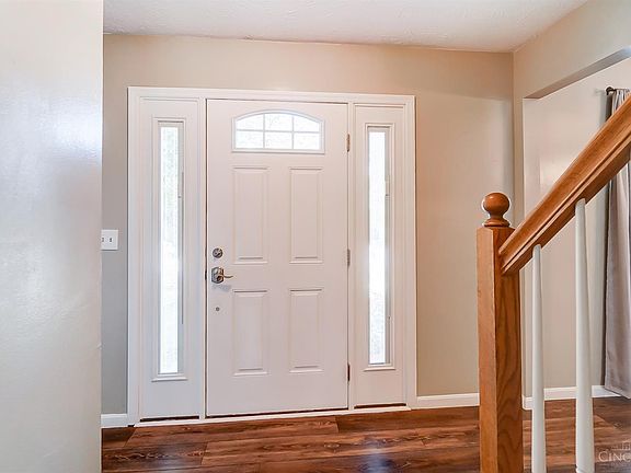 3rd image of 935 Millers Run Ct
