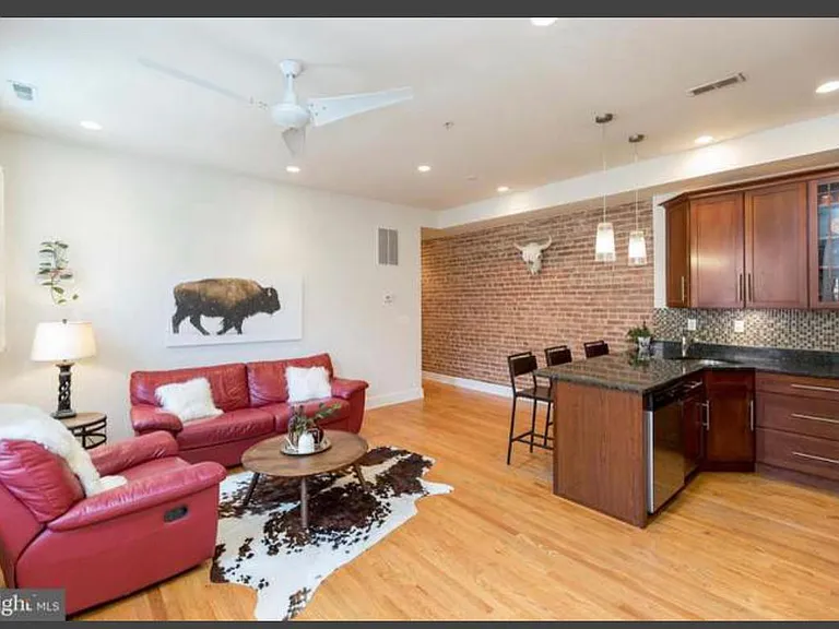 1531 Park Rd NW #5 — Photo 2