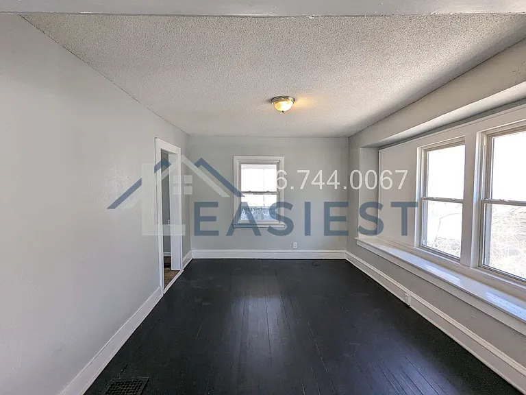 1816 E 55th St — Photo 3