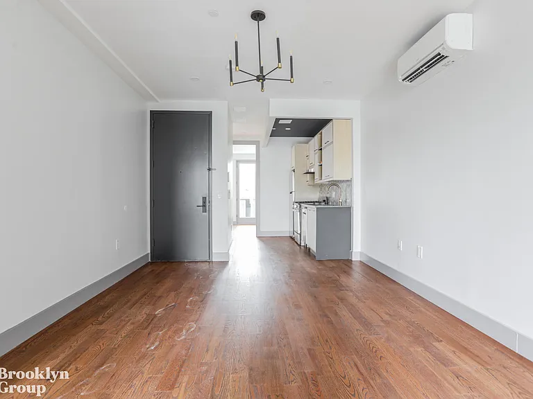 1894 De Kalb Ave #3 — Photo 2