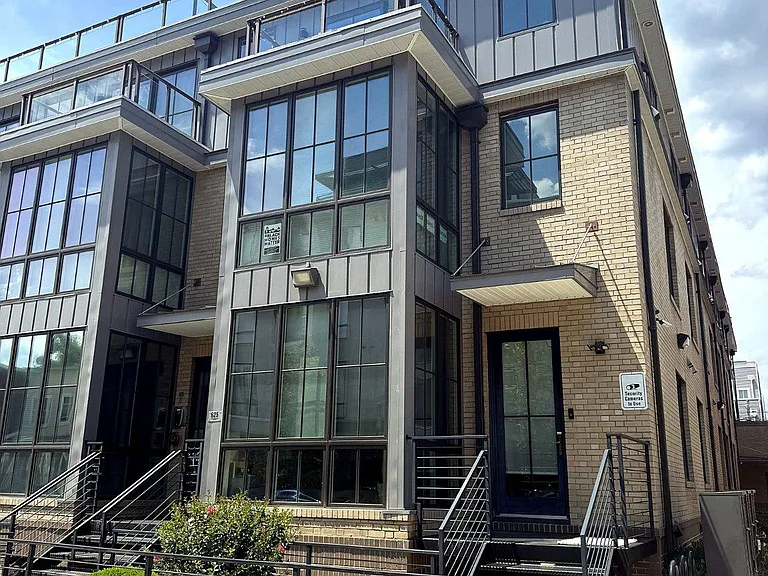 625 Park Rd NW — Photo 3