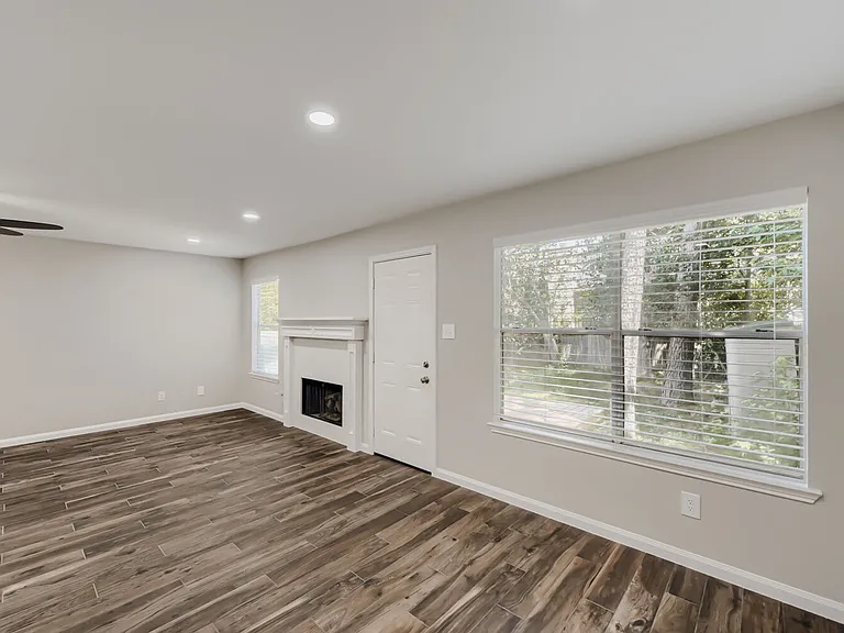11 Wineberry Pl — Photo 4