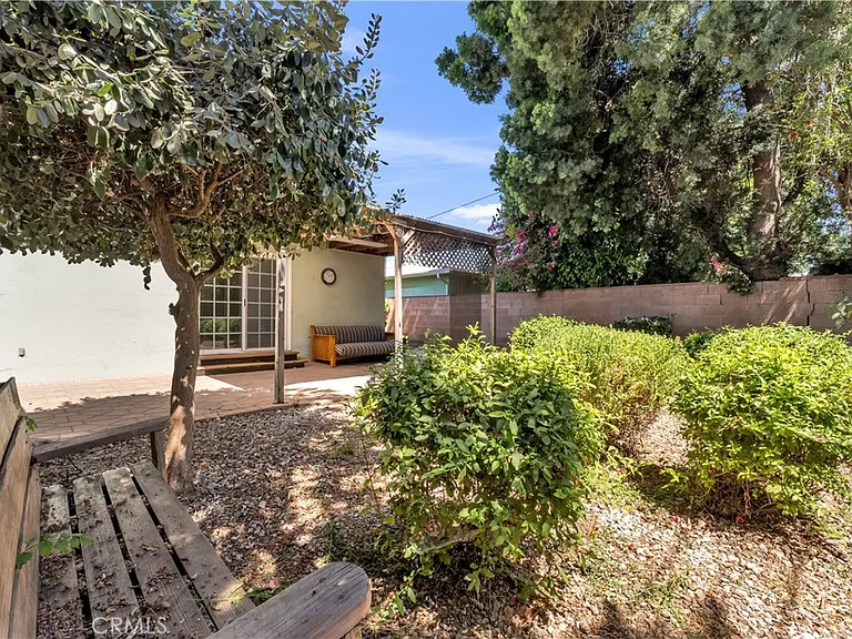 5452 Halbrent Ave — Photo 28