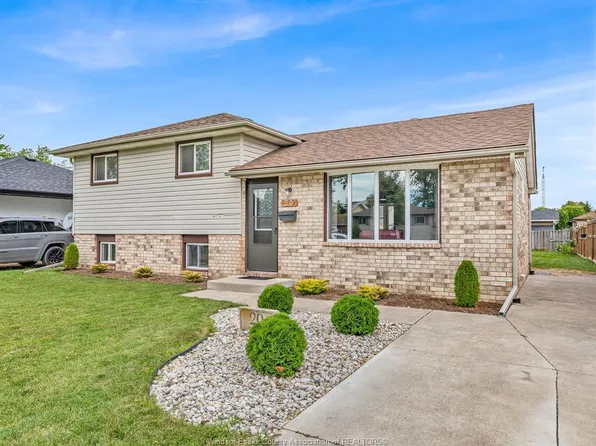 20 Saint Charles Pl, Amherstburg, ON N9V 3J7