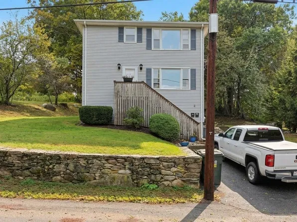 4 3rd Ave, Dudley, MA 01571