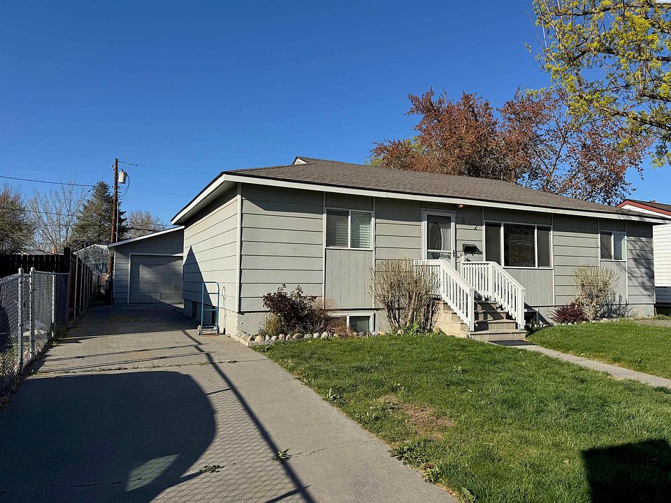 1st image of 612 Blue St