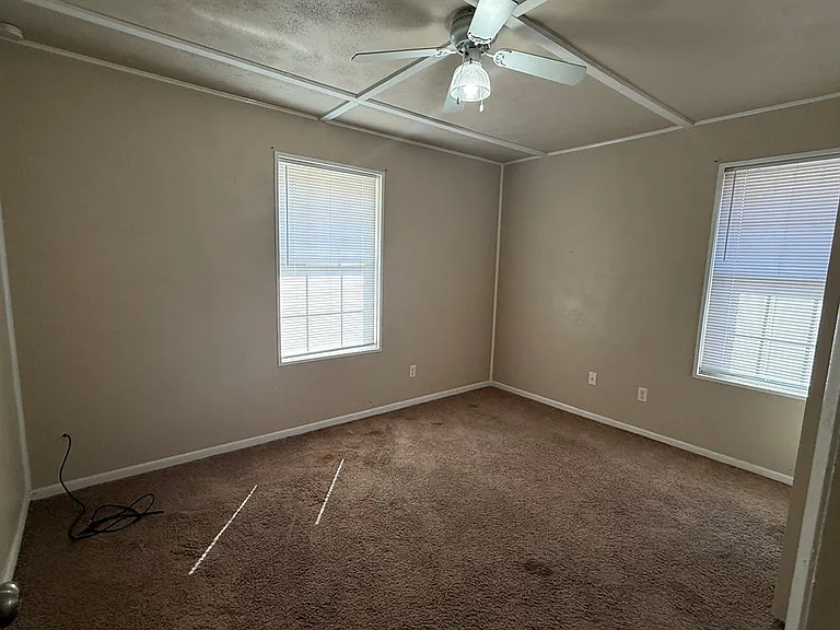 4425 Conley Ave — Photo 7