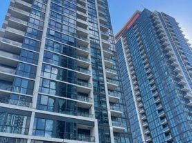 75 Eglinton Ave W