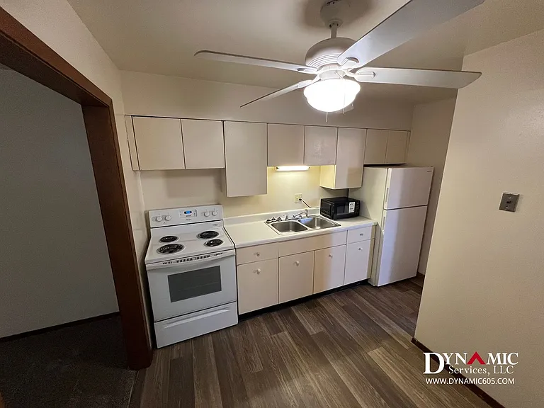 217 S Summit Ave — Photo 5