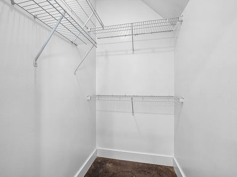 Beverly Townhomes — Photo 23
