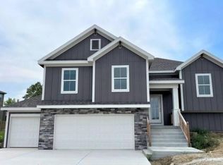 7120 NW Magnus Ct, Parkville, MO 64152