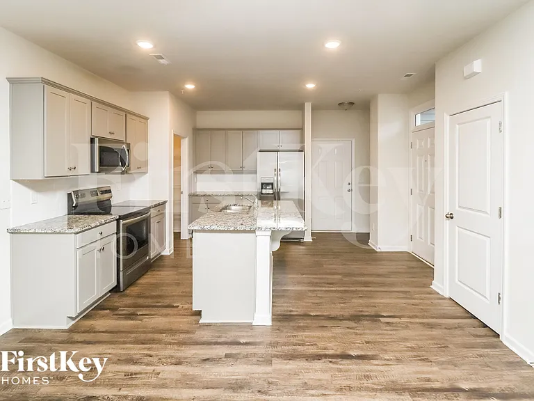 2046 Cypress Village Dr NW — Photo 4