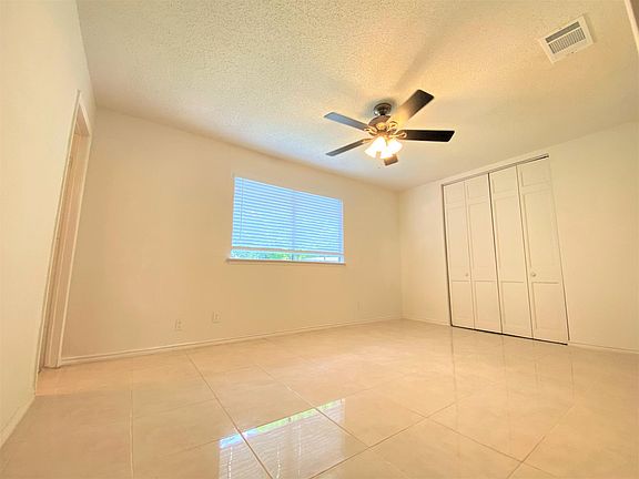 4th image of 2308 Dovehill Dr