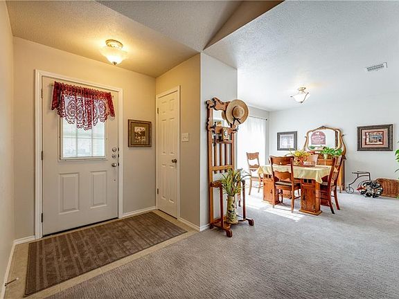 4th image of 306 Twin Oak Trl