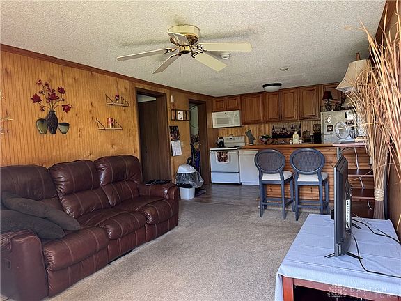 2nd image of 9552 Olde Woods Dr