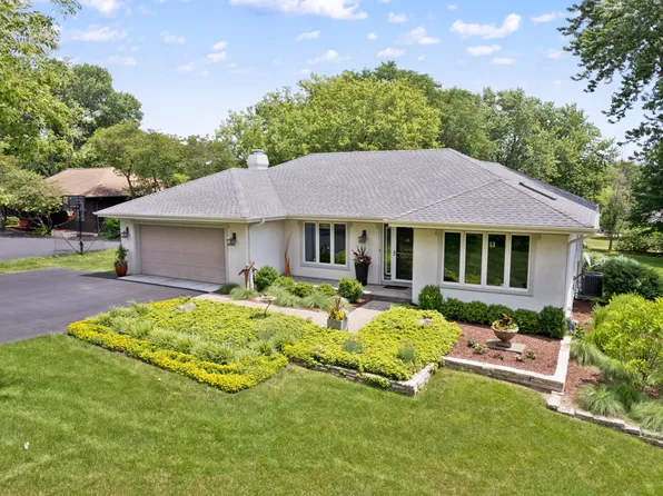 3N231 E Mary Ln, Saint Charles, IL 60175