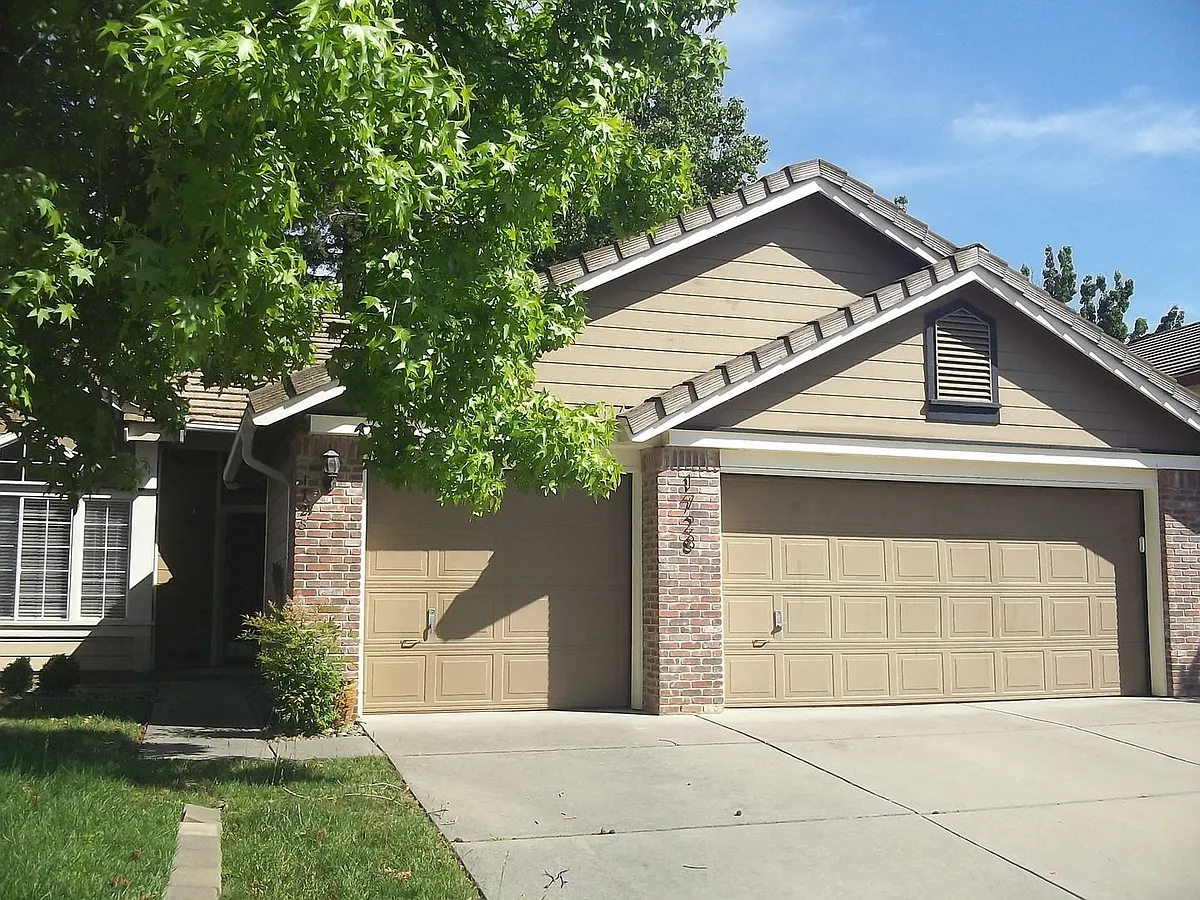 Building Photo - 1728 Chilton Dr