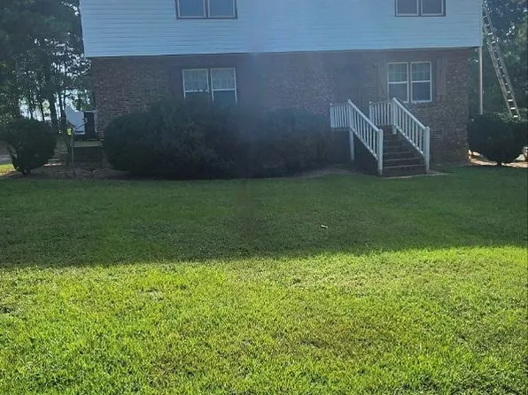 302 Riverview Dr, Zebulon, NC 27597