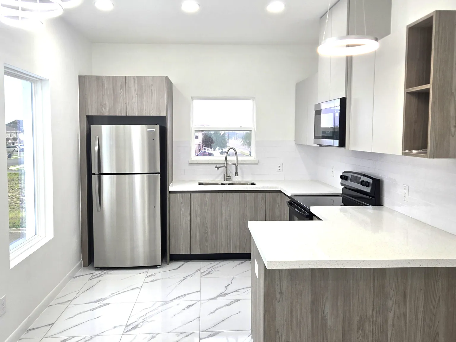 3201 Magdalena St — Photo 4