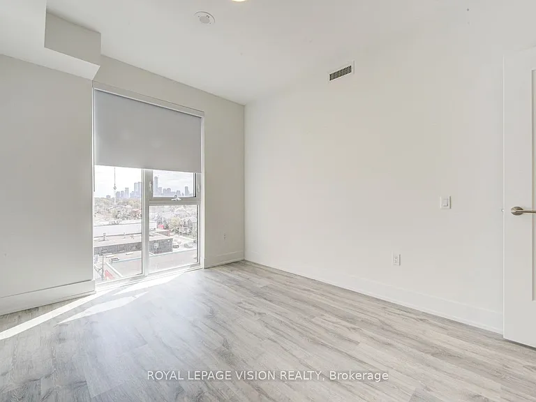 858 Dupont St #526 — Photo 22