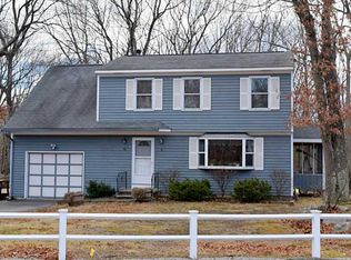 28 Julien St, Smithfield, RI 02917