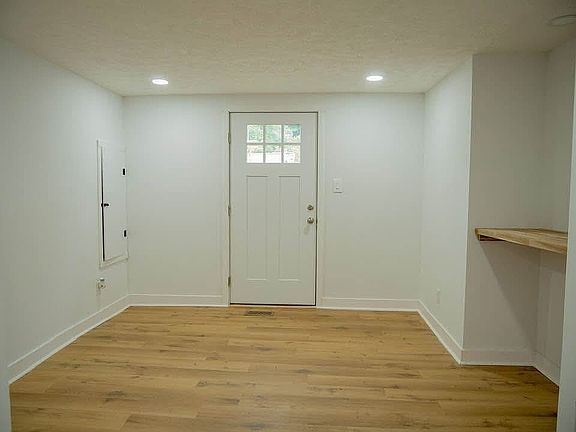 4th image of 3315 33rd St