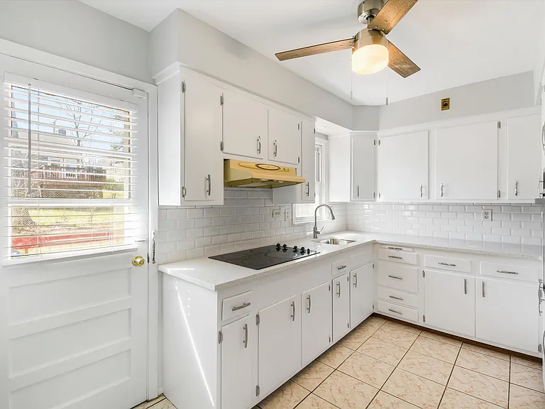 846 Hartsdale Rd — Photo 13