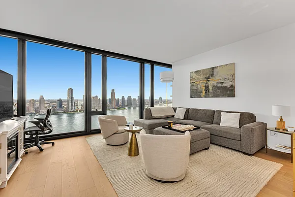 695 First Avenue #31L