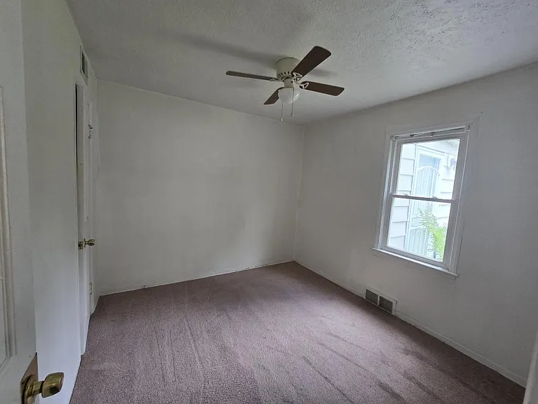 2553 Greenvale Rd — Photo 13
