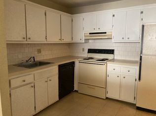 64 Lorchris St APT 16, Leominster, MA 01453