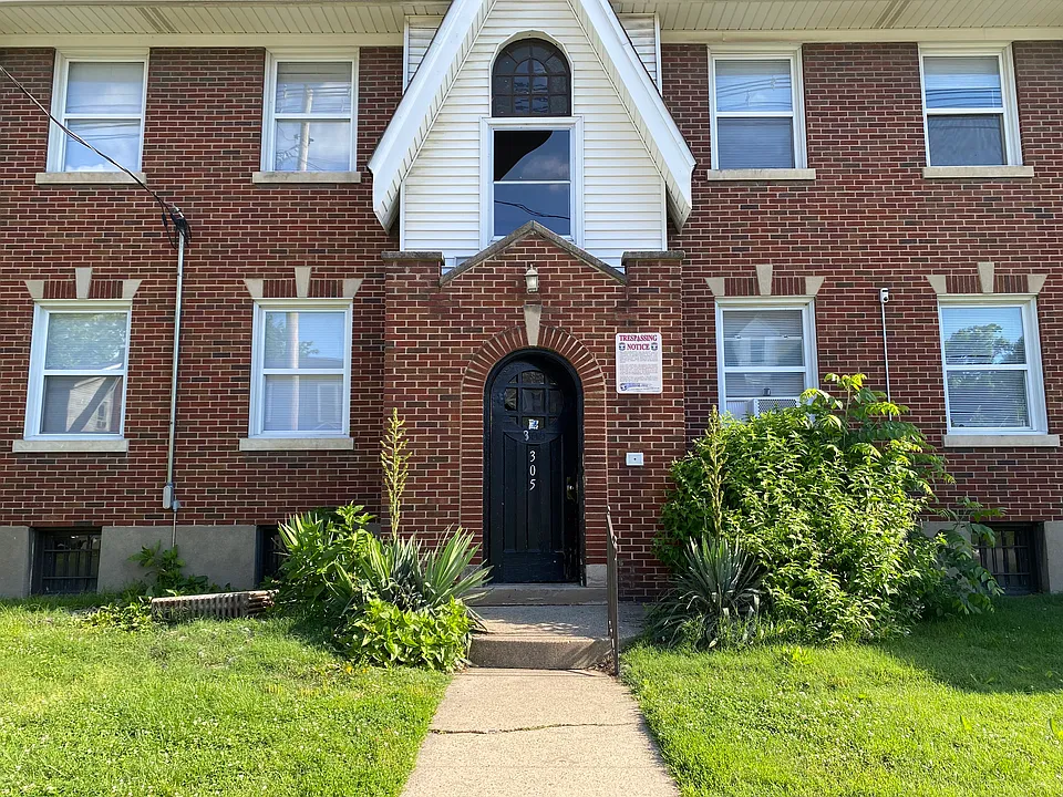 305 W Whitney Ave #204