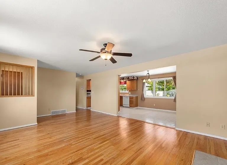 3320 W Rosewood Ave — Photo 2