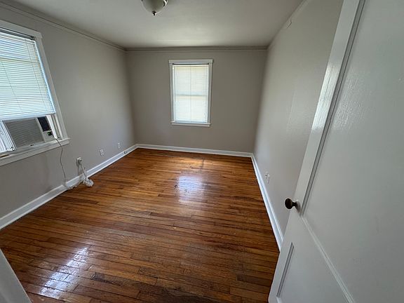 3rd image of 6210 Pasteur Blvd