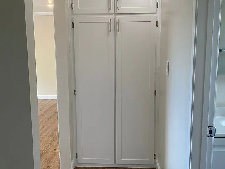Midway Manor Apts. — Photo 64