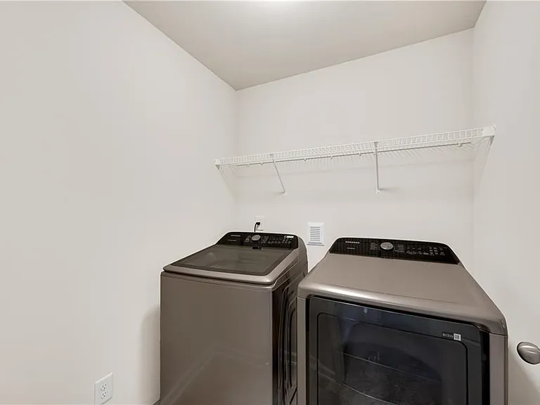 4920 Breezewood Cir — Photo 26