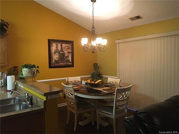 3rd image of 3016 Hunters Creek Ct